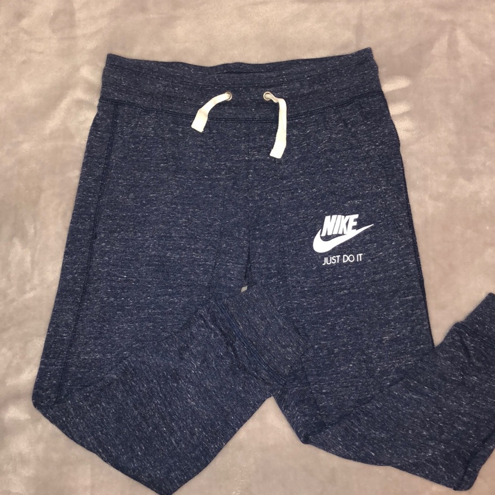 Nike Cropped Joggers